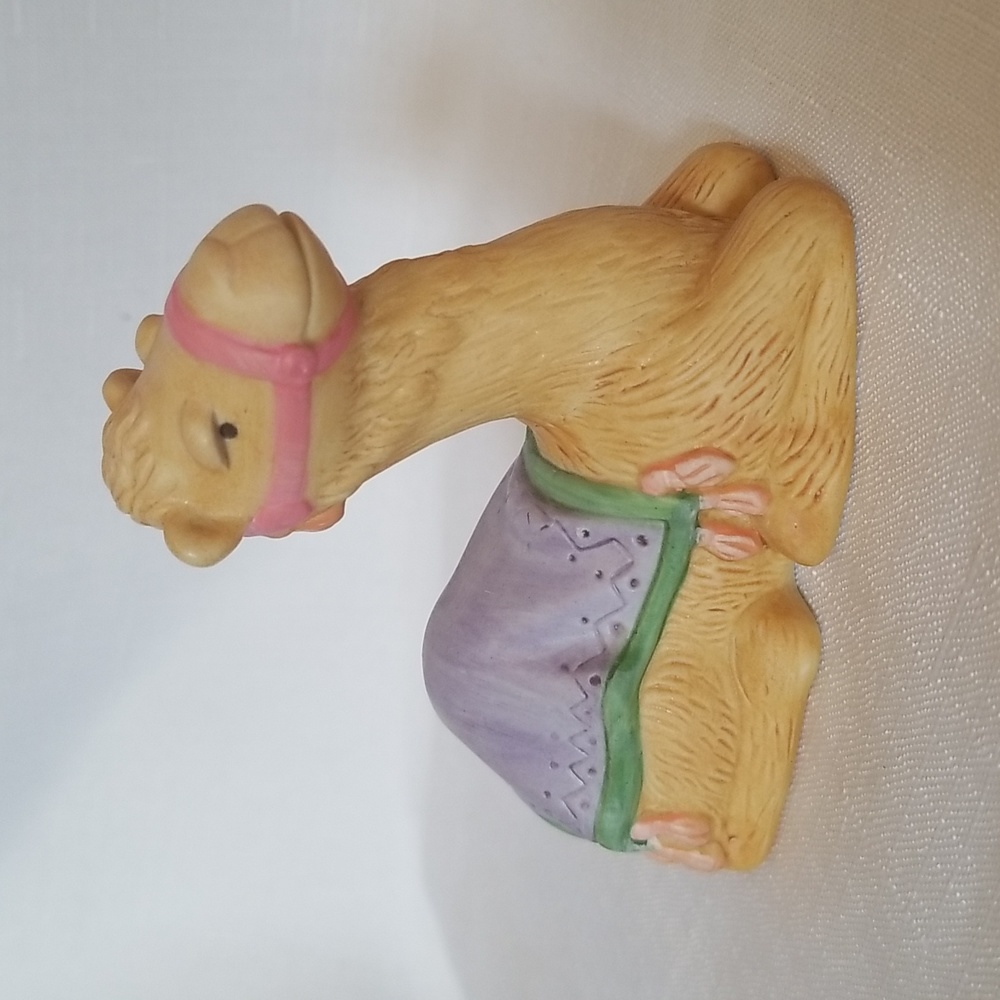 AVON HEAVENLY BLESSINGS CAMEL FROM CHRISTMAS NATIVITY WITH BOX VINTAGE